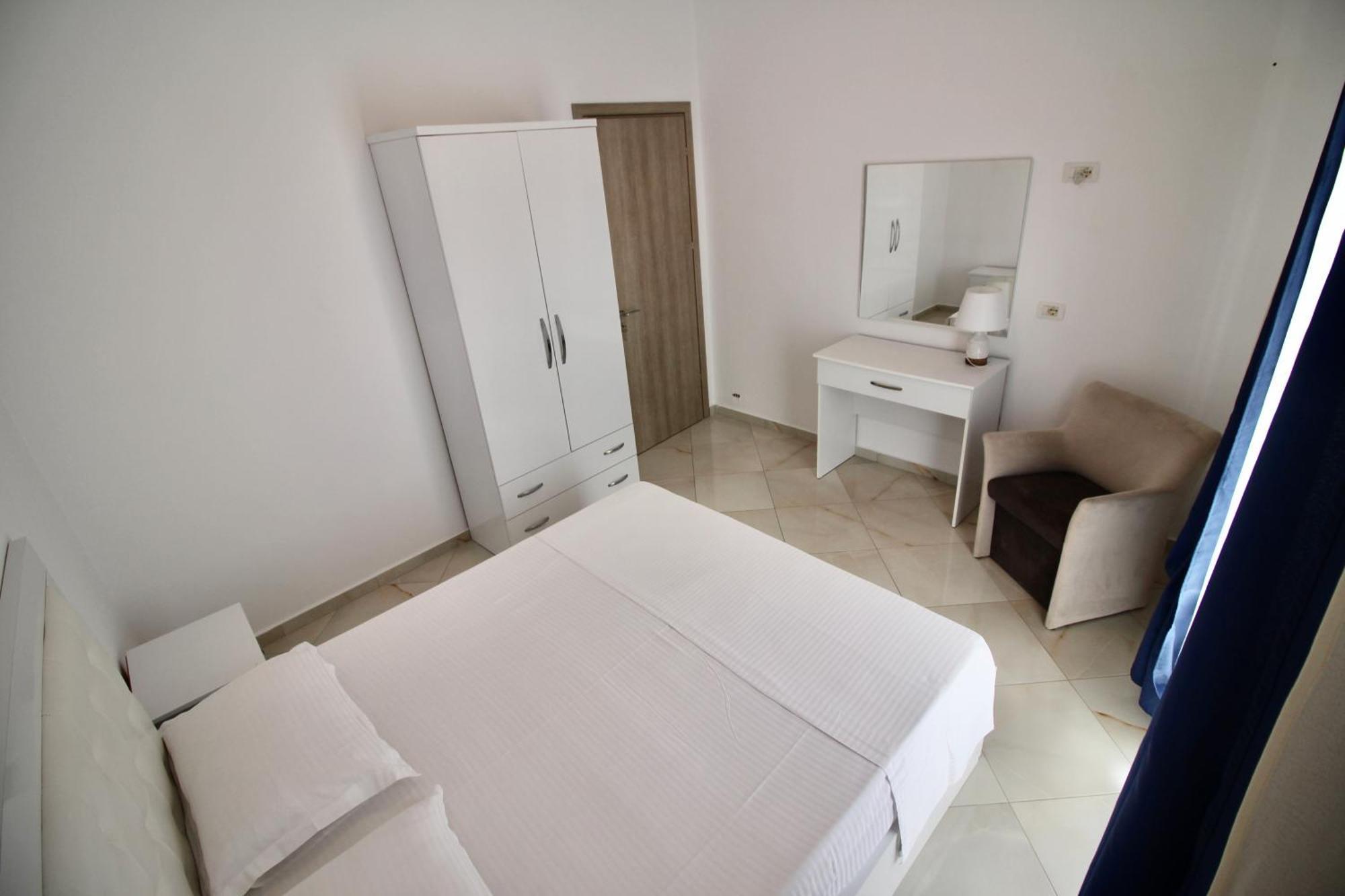 Saranda Apartaments Meta Екстериор снимка