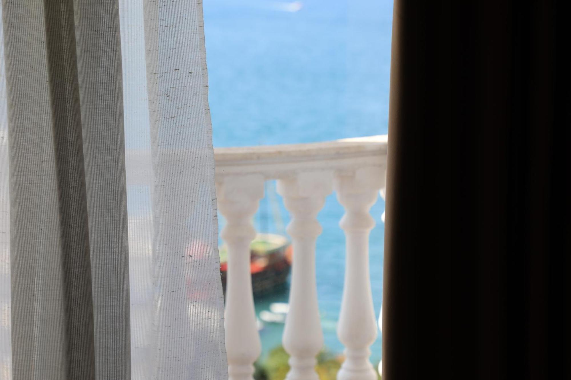 Saranda Apartaments Meta Екстериор снимка