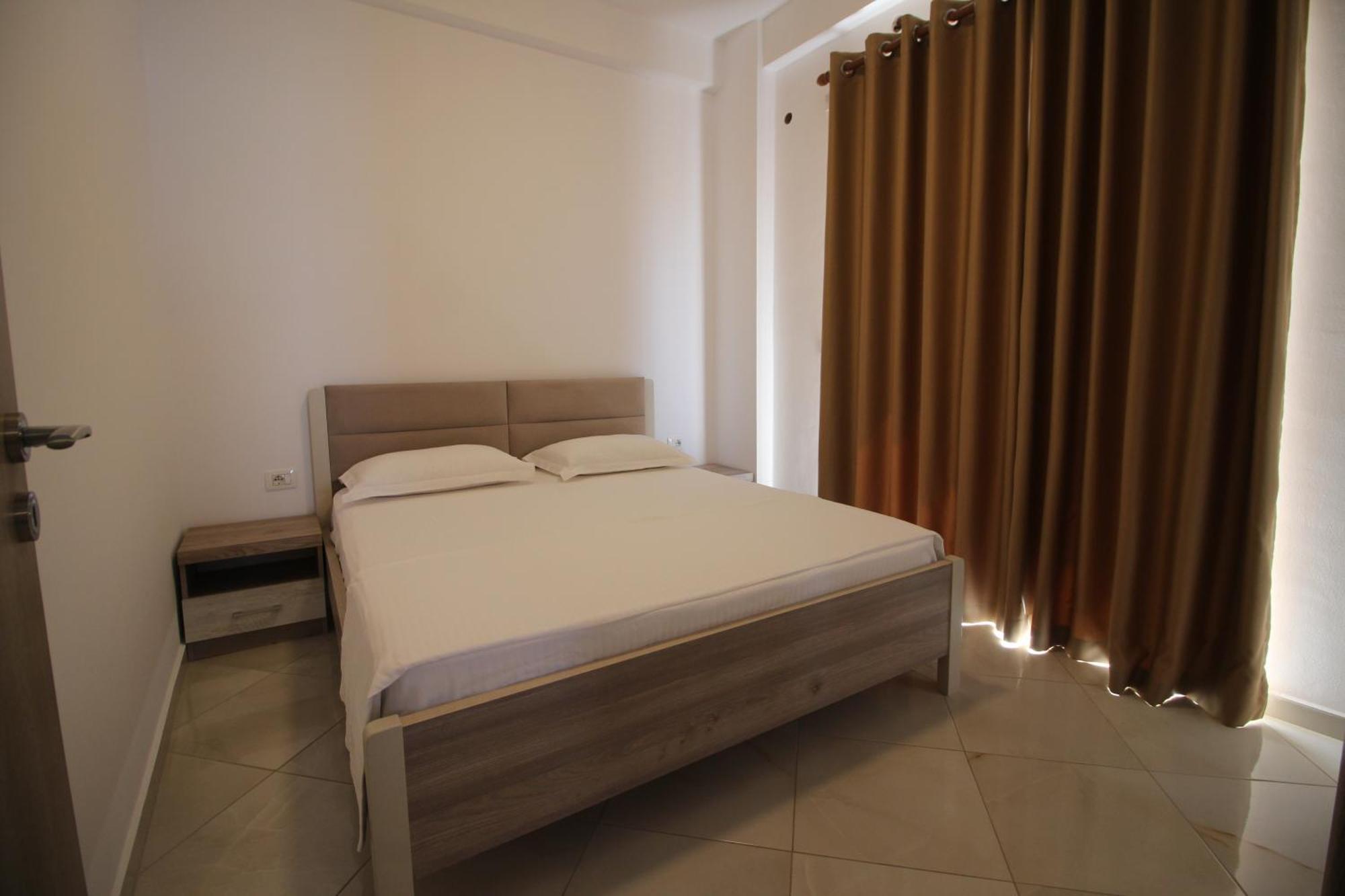 Saranda Apartaments Meta Екстериор снимка